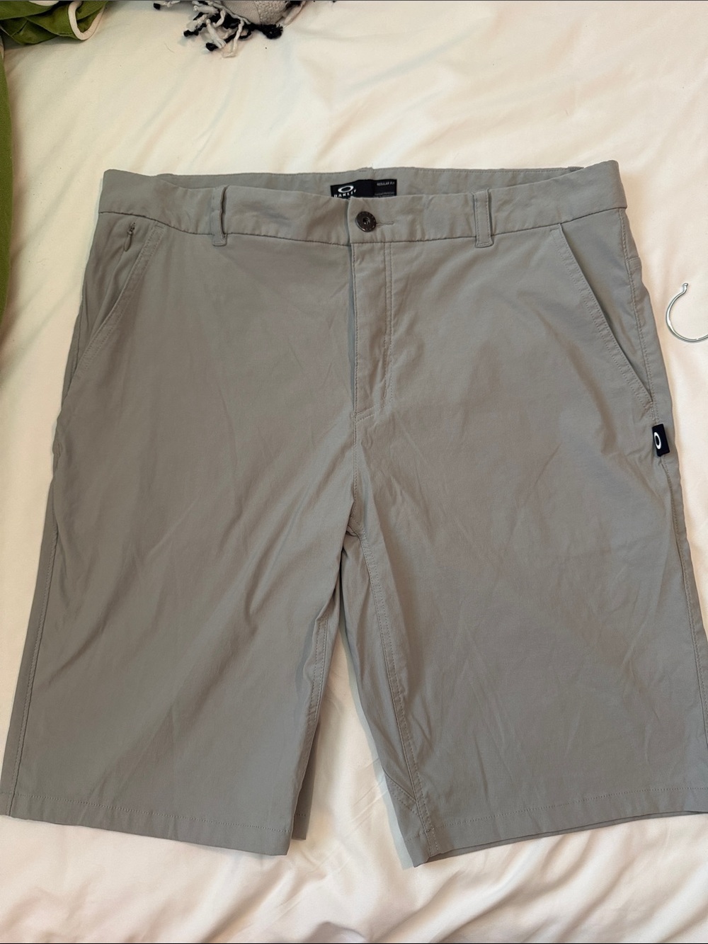 Oakley Light Gray Flat-Front Performance Shorts - 34